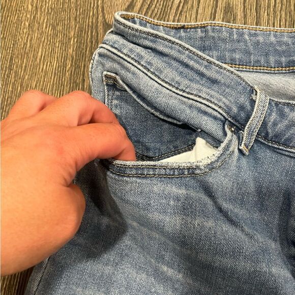 Levi's Womens 711 Skinny Jeans Mid Rise Distressed Denim Light Wash Blue Size 30 - Picture 5 of 12